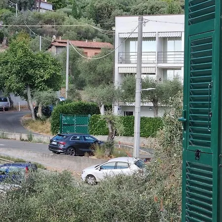 דירה Dina's *